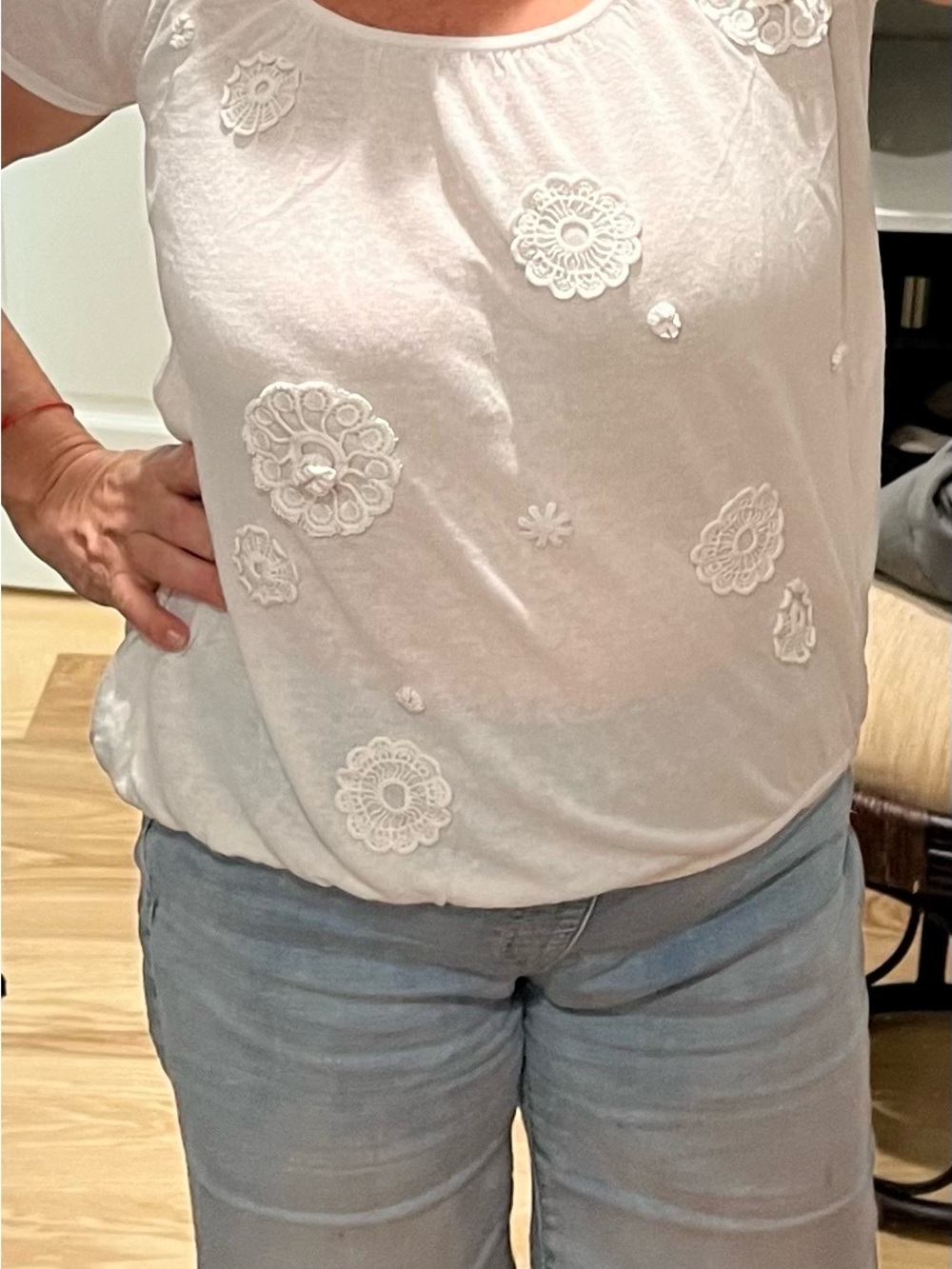august silk White Short Sleeve Embroidered Floral Tee shirt blouse